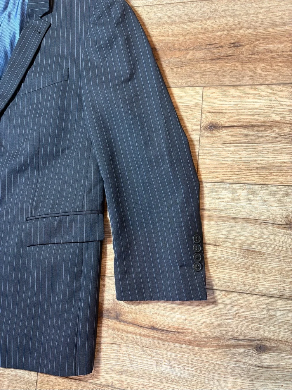 Coogi Luxe Suit Jacket Sport Coat Mens 46 Short Navy Pinstripe Two Button Preppy